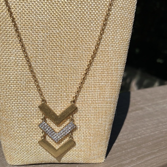J. Crew Factory Jewelry - 3/$30 NWT J CREW FACTORY CHEVRON CRYSTAL PENDANT NECKLACE